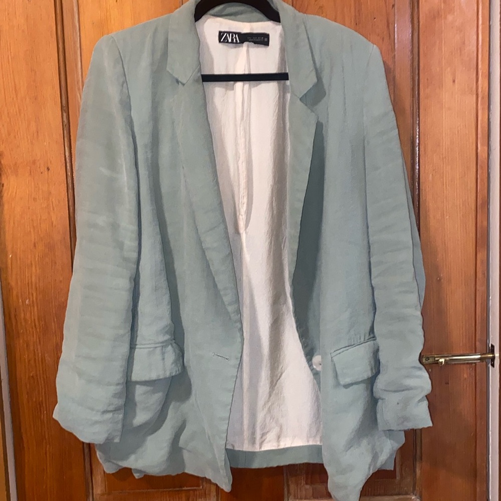 ZARA - CUTE LIGHT GREEN BLAZER